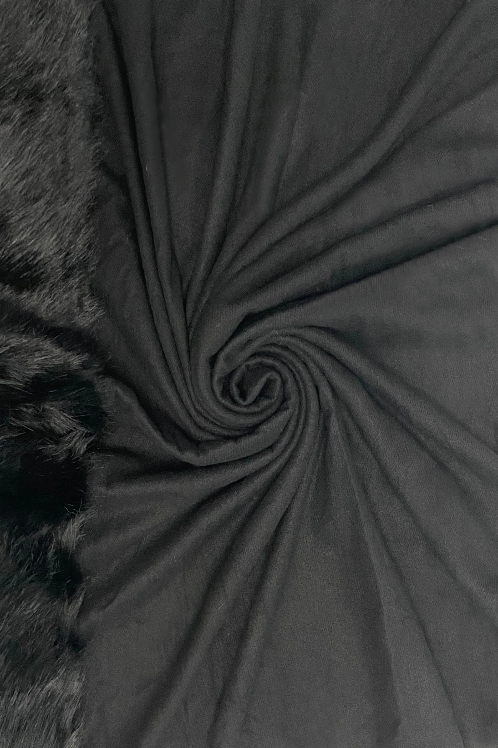 Cosy Faux Fur Trim Tasselled Shawl