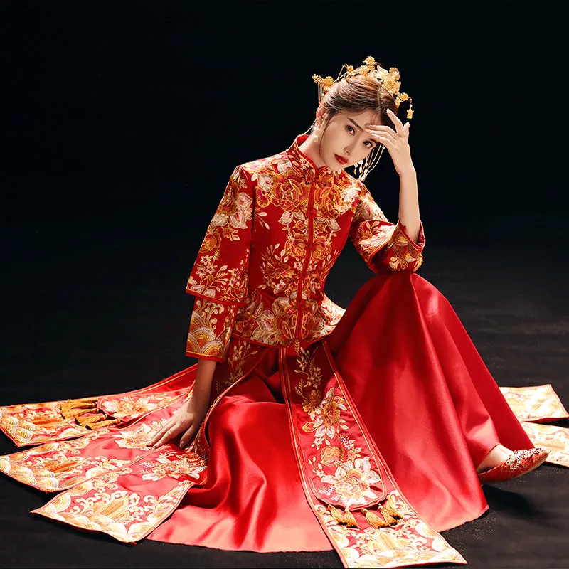 Floral Embroidery Pleated Skirt Traditional Chinese Wedding Suit with Tassels
