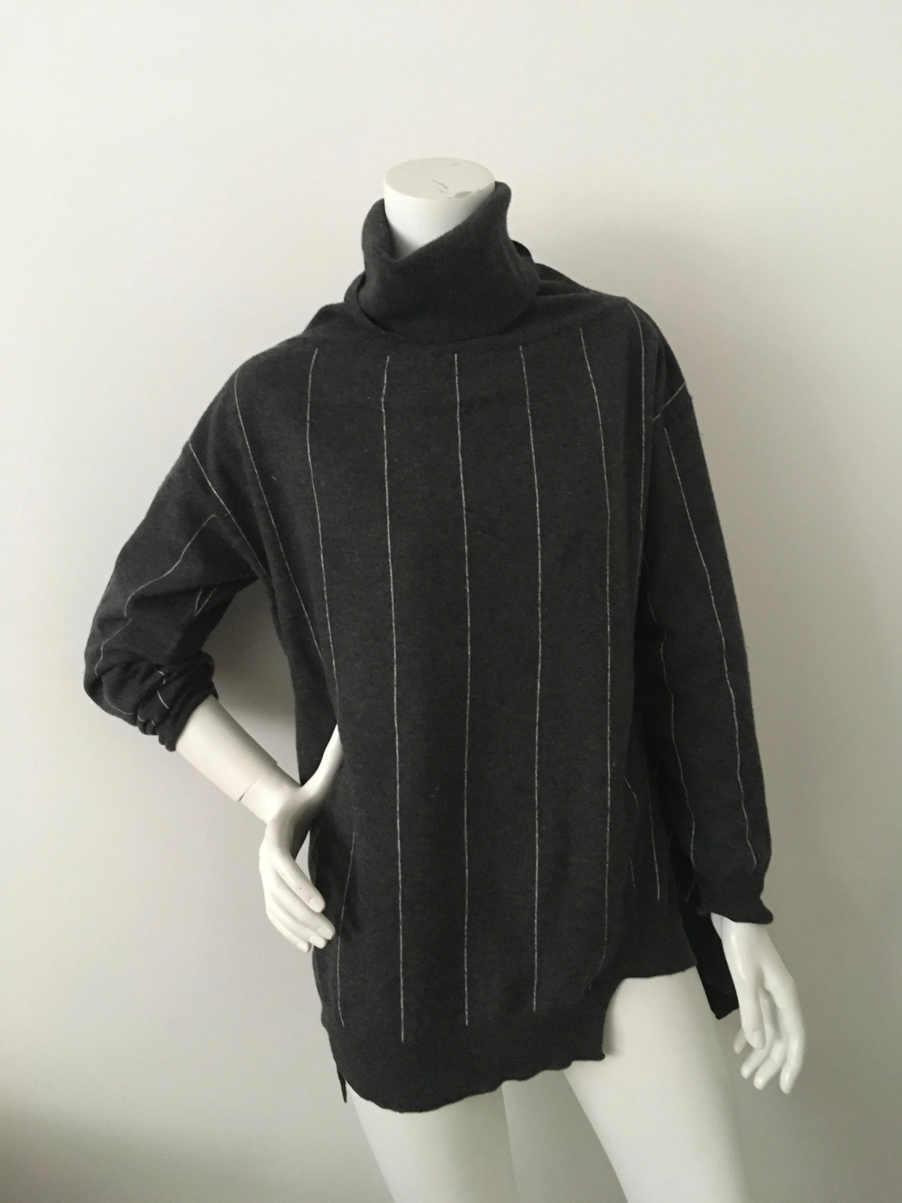 Stella McCartney Pinstripe wool turtleneck sweater jumper Size I 40 S Small ladies