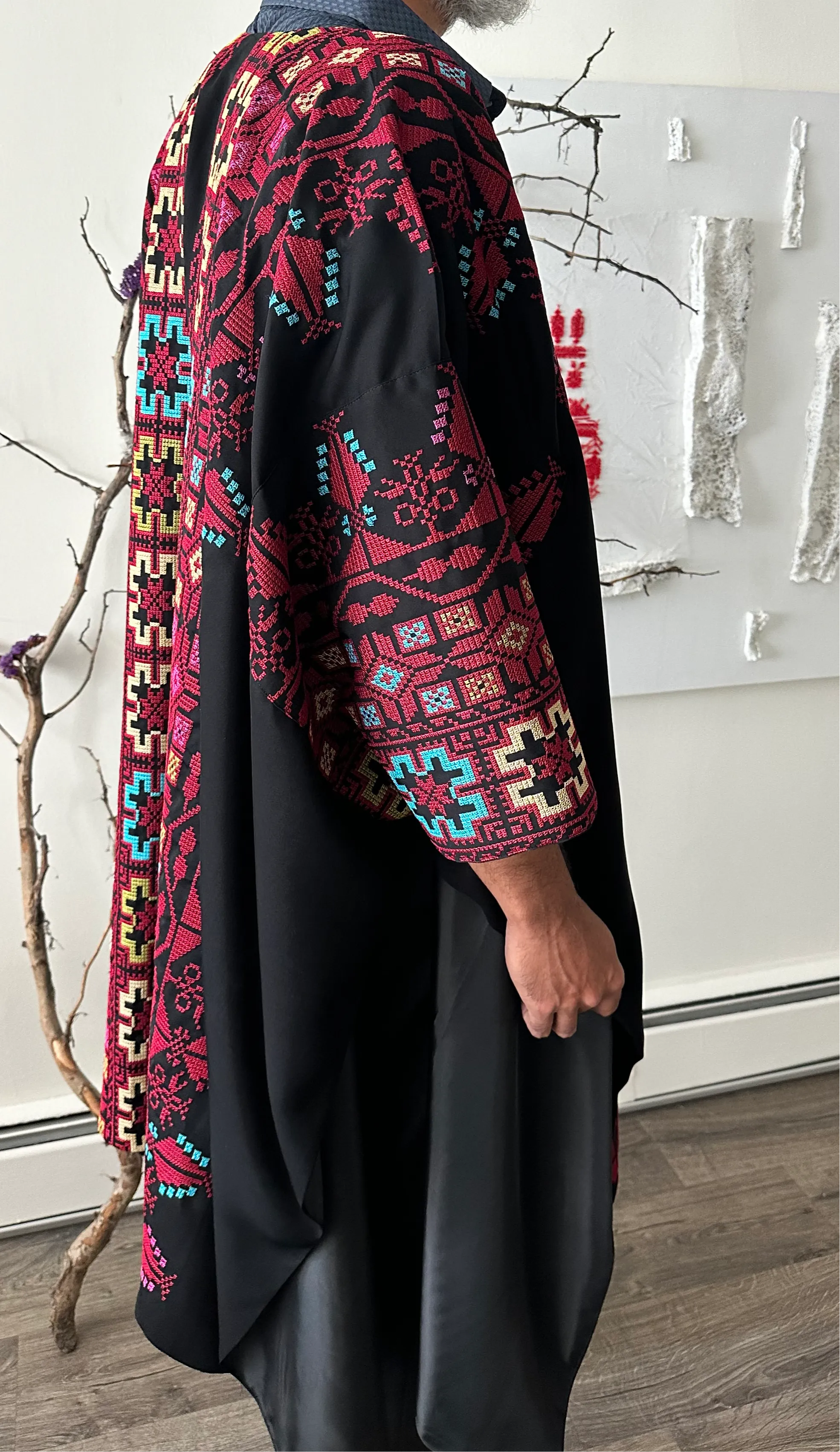 Unisex Essential Poncho – Modern Elegance Meets Versatility