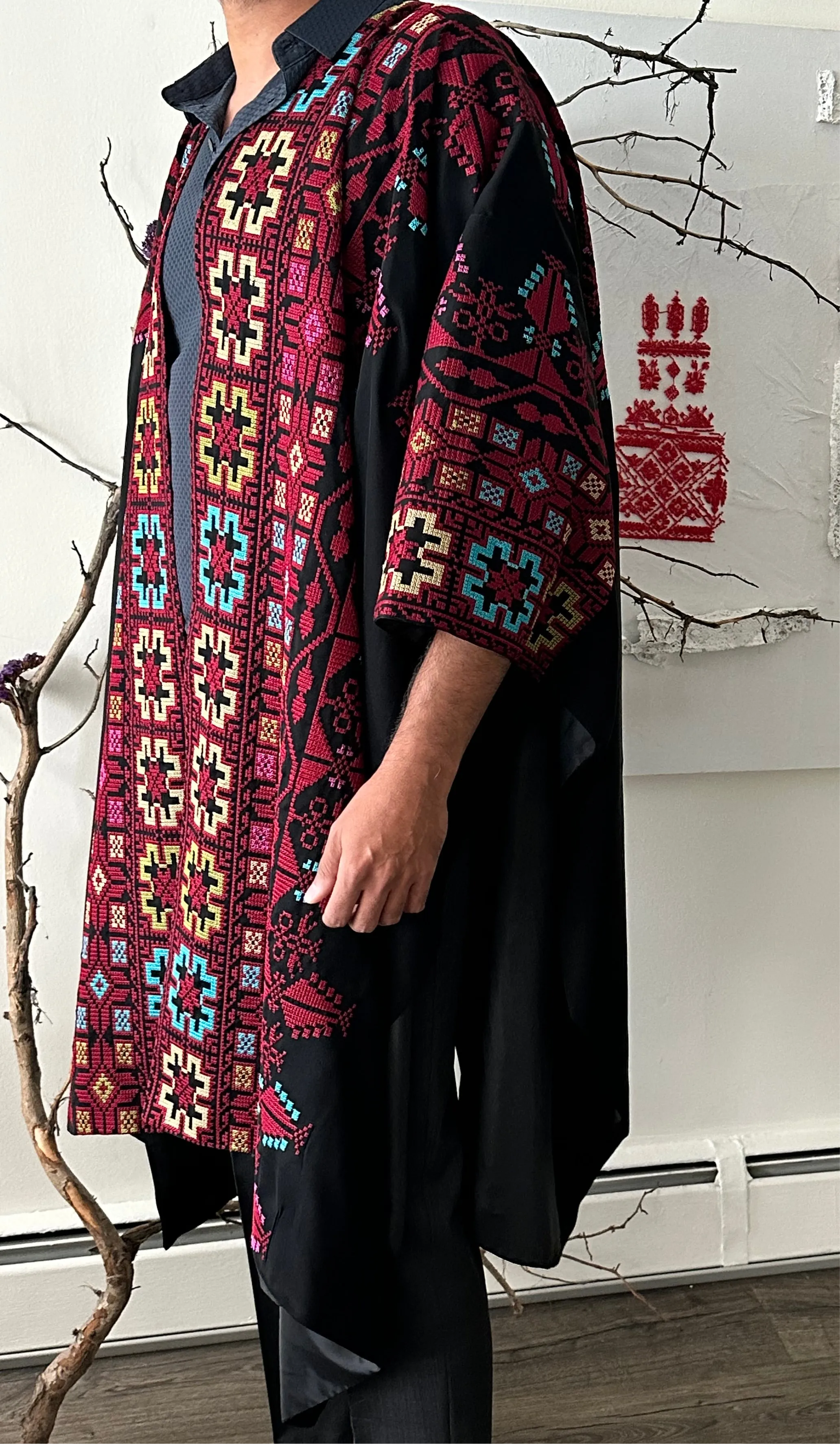 Unisex Essential Poncho – Modern Elegance Meets Versatility
