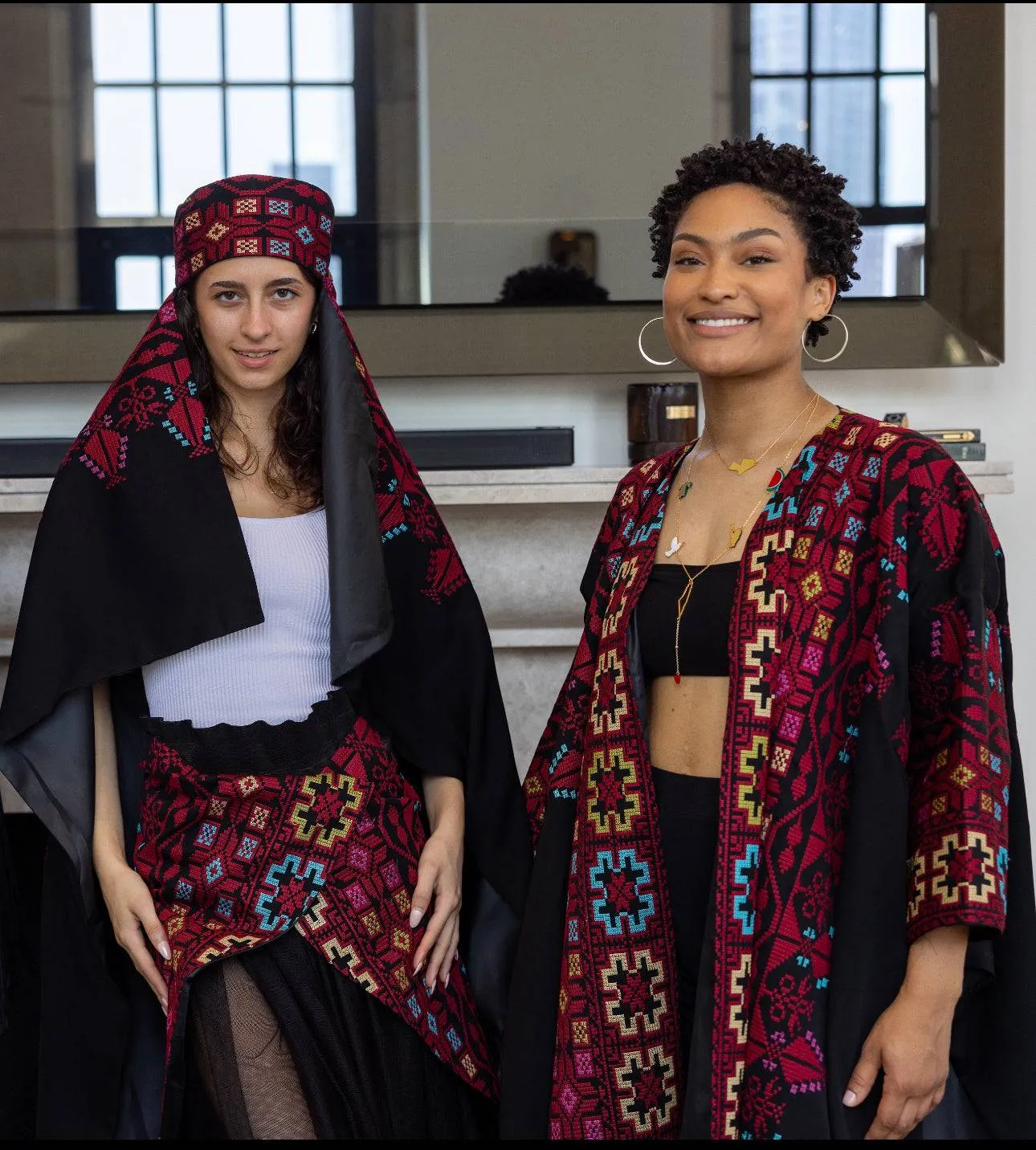 Unisex Essential Poncho – Modern Elegance Meets Versatility